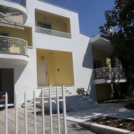 Villa Ioanna *